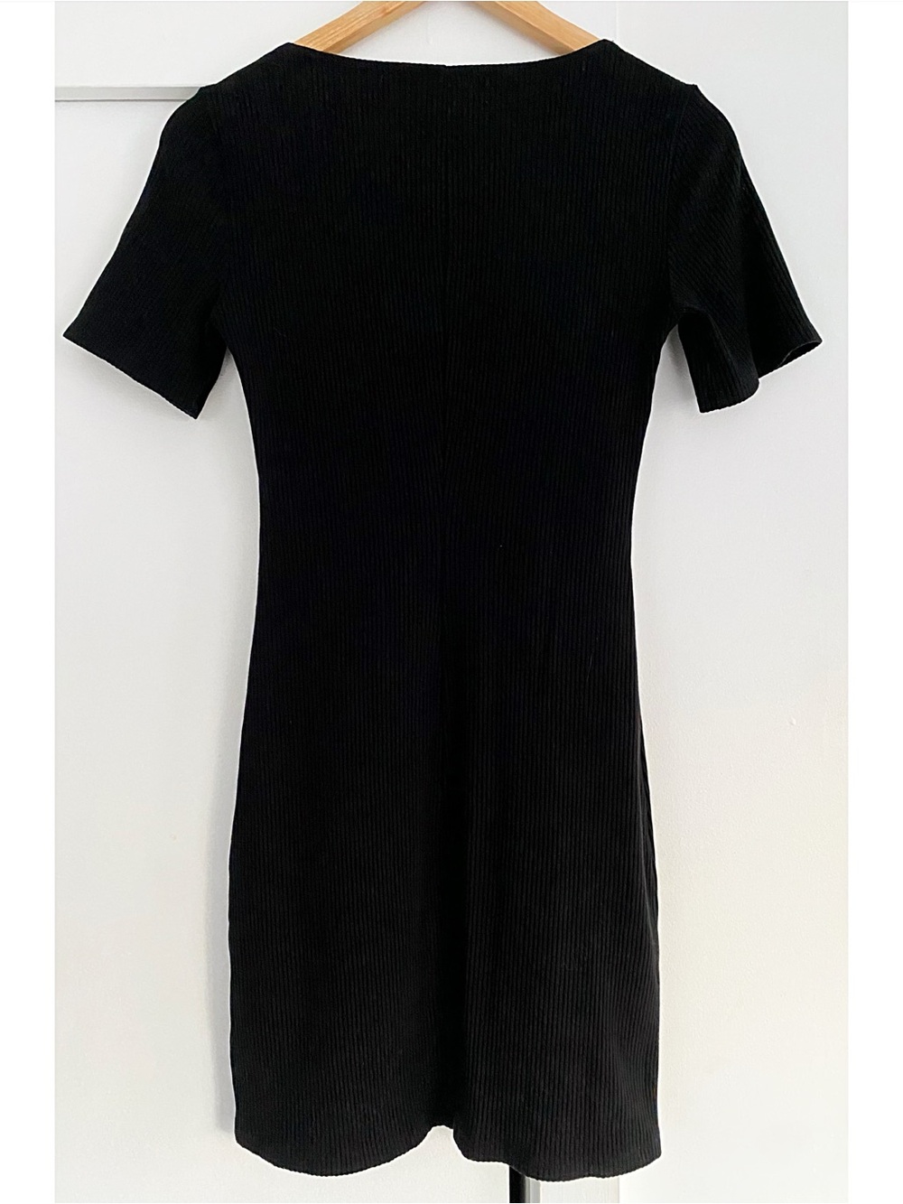 Reformation Ribbed Knit Black Short-Sleeve Scoop Neck Mini Dress - Picture 4 of 8